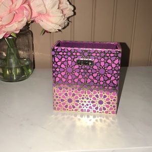 Tarte brush holder